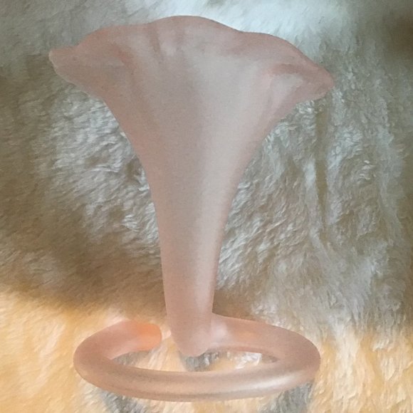 Art Nouveau Frosted Pink Art Glass Trumpet Vase - Picture 5 of 12